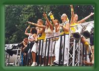 Berlin-LoveParade-2003-24 * 800 x 556 * (78KB)