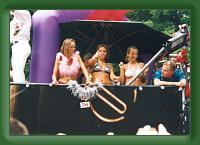 Berlin-LoveParade-2003-67 * 800 x 557 * (54KB)