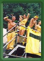 Berlin-LoveParade-2003-76 * 420 x 600 * (47KB)